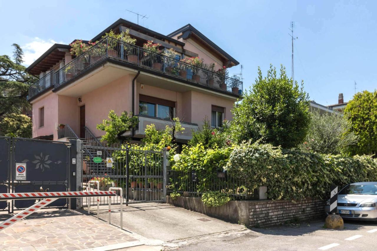 Frank Ronyo Apartment Desenzano del Garda Bagian luar foto