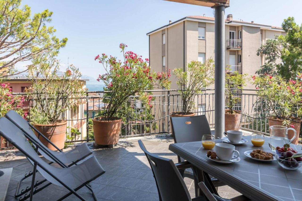 Frank Ronyo Apartment Desenzano del Garda Bagian luar foto
