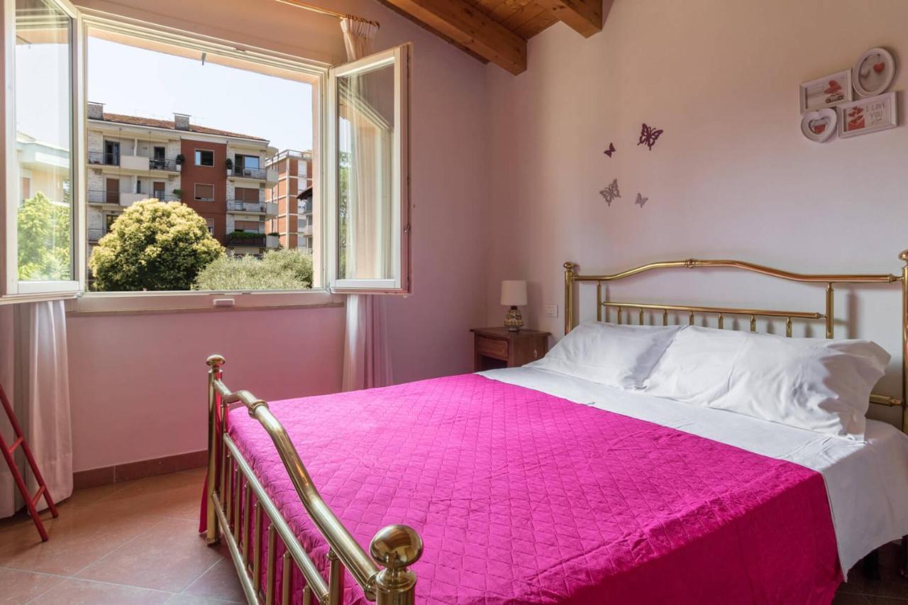 Frank Ronyo Apartment Desenzano del Garda Bagian luar foto