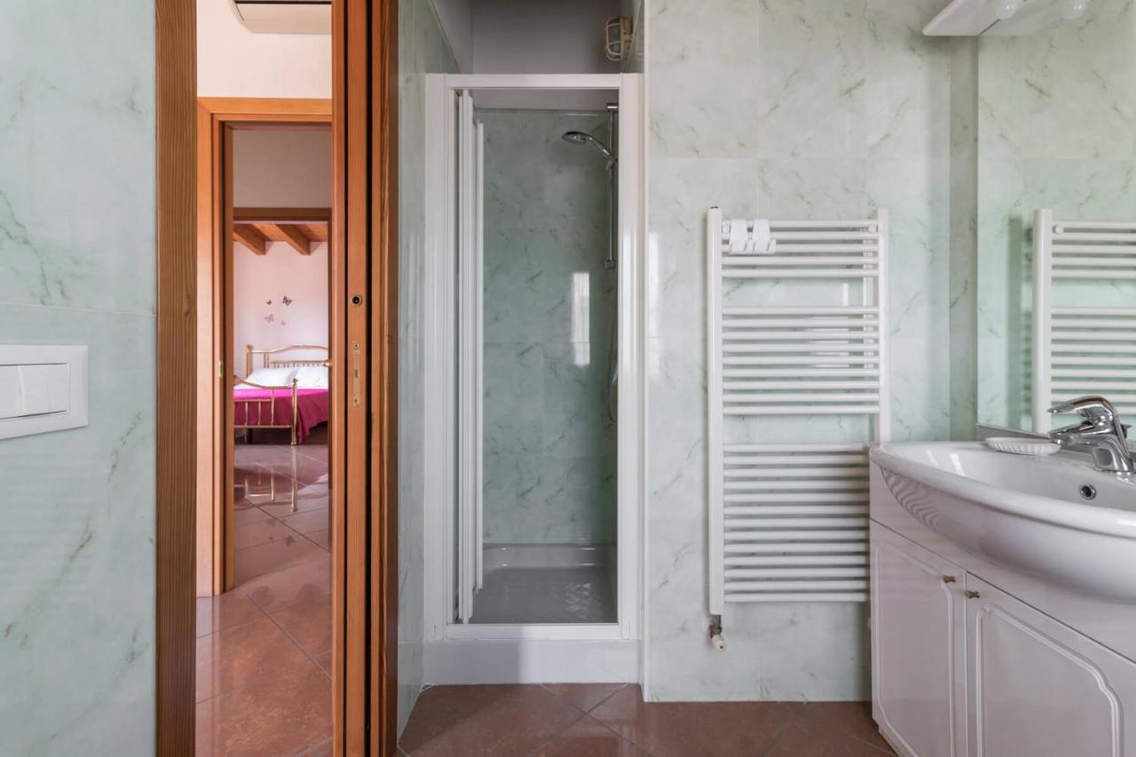 Frank Ronyo Apartment Desenzano del Garda Bagian luar foto