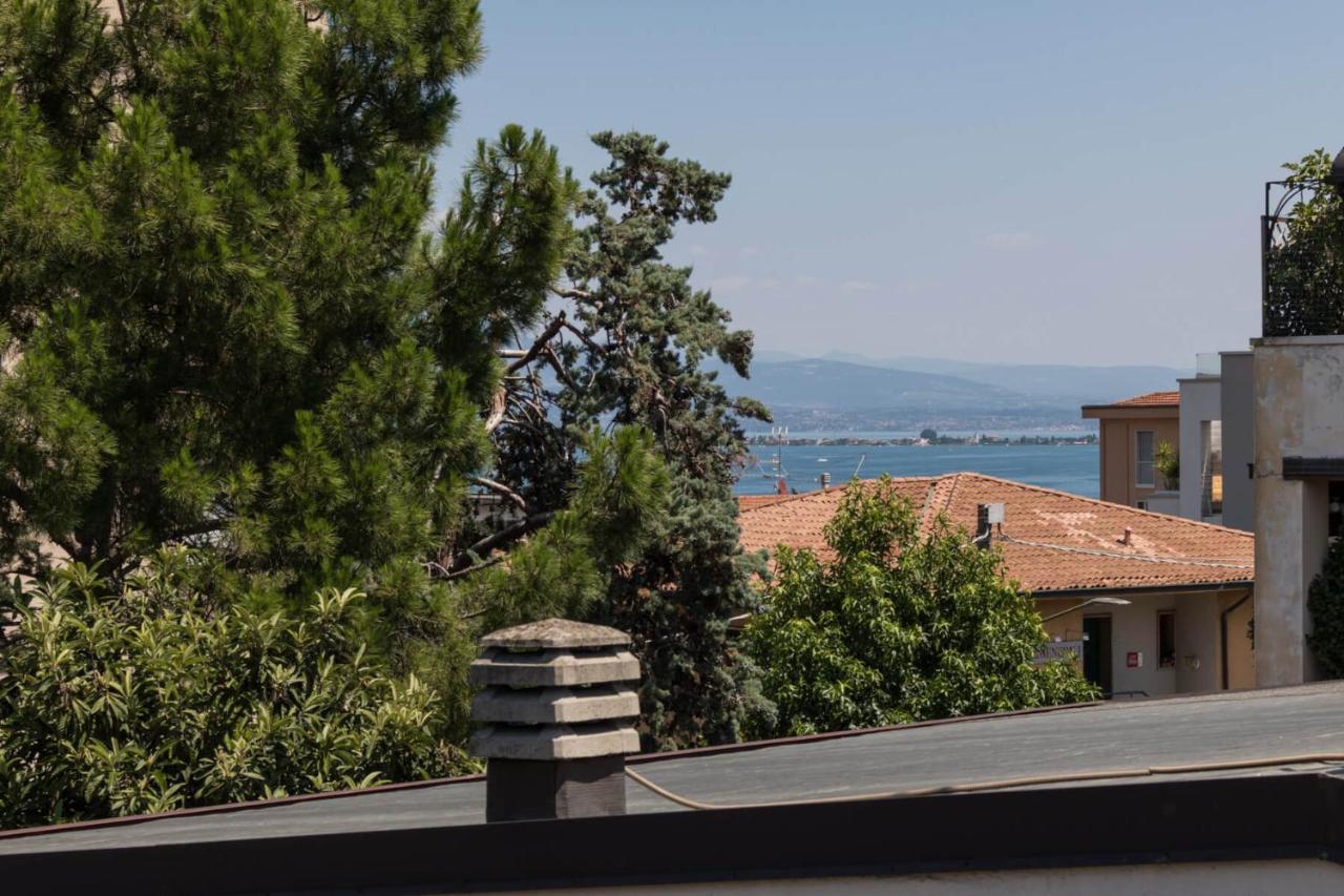 Frank Ronyo Apartment Desenzano del Garda Bagian luar foto