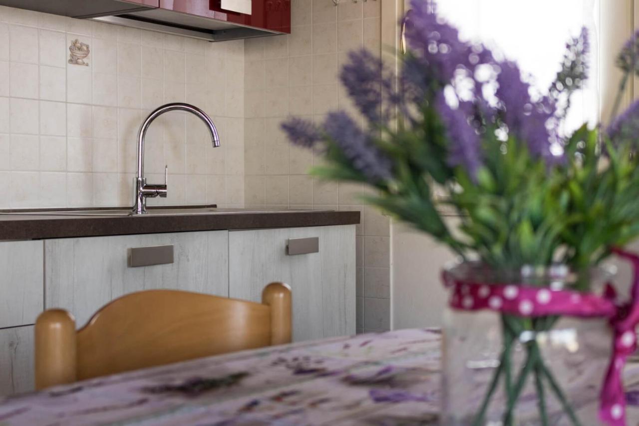 Frank Ronyo Apartment Desenzano del Garda Bagian luar foto