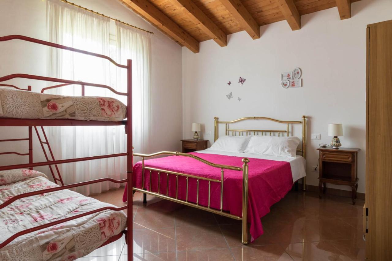 Frank Ronyo Apartment Desenzano del Garda Bagian luar foto