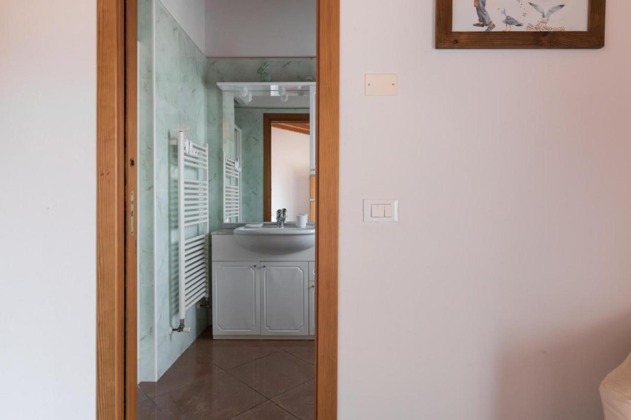 Frank Ronyo Apartment Desenzano del Garda Bagian luar foto